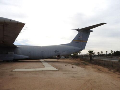 Lockheed C-141B Starlifter