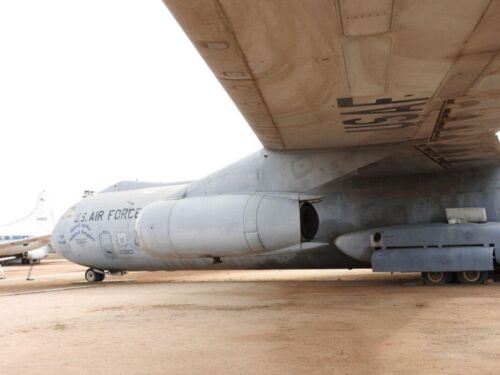 Lockheed C-141B Starlifter