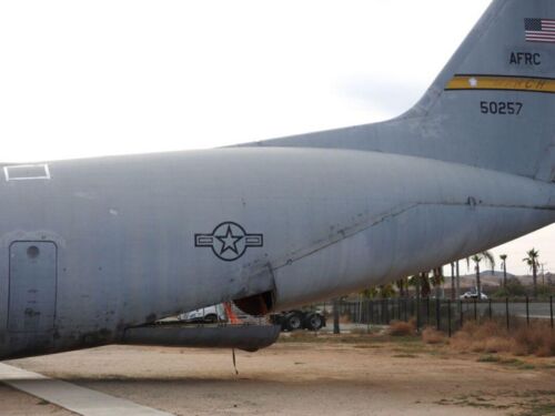 Lockheed C-141B Starlifter