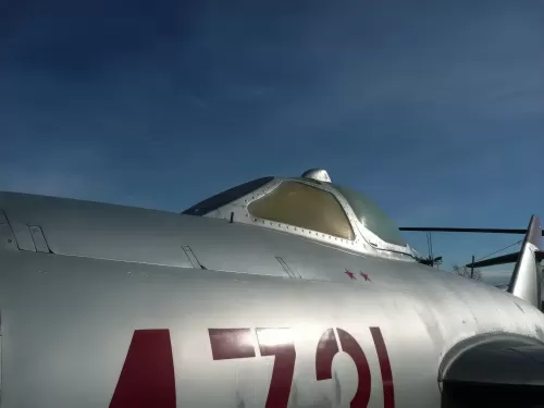 Mikoyan-Gurevich-Mig-17PF-11