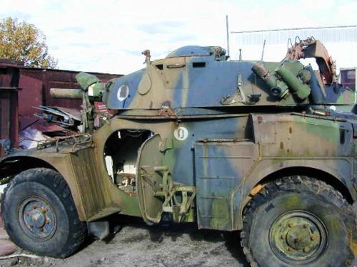 Panhard AML-90