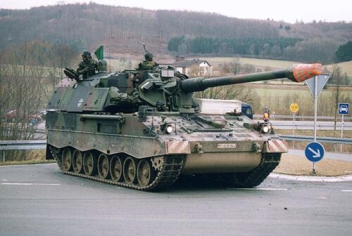 Panzerhaubitze 2000