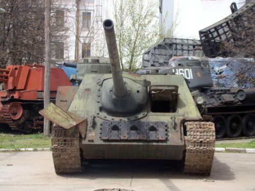 SU-100
