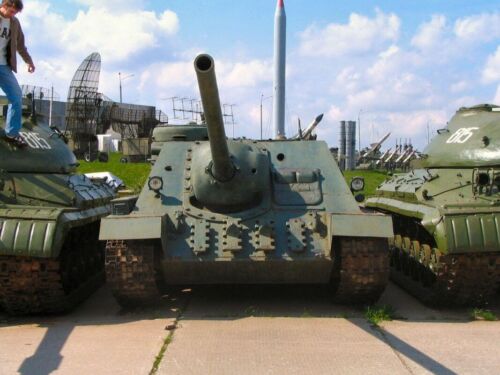 SU-100