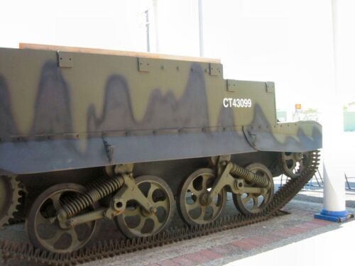 Universal Carrier T-16