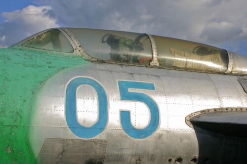 Yak-25 Flashlight