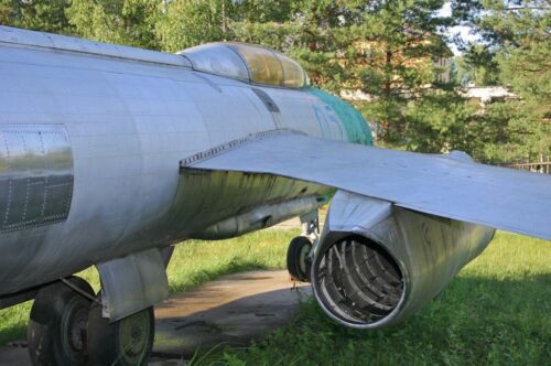 Yak-25 Flashlight